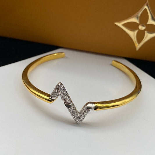 ¡®Aura Jewels¡¯VOLTE UPSITE DOWN DIAMOND GOLD OPEN BRACELET