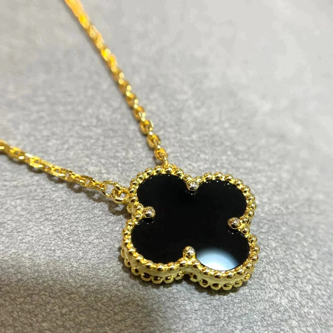 ¡®Aura Jewels¡¯CLOVER 15MM BLACK ONYX SINGLE FLOWER NECKLACE