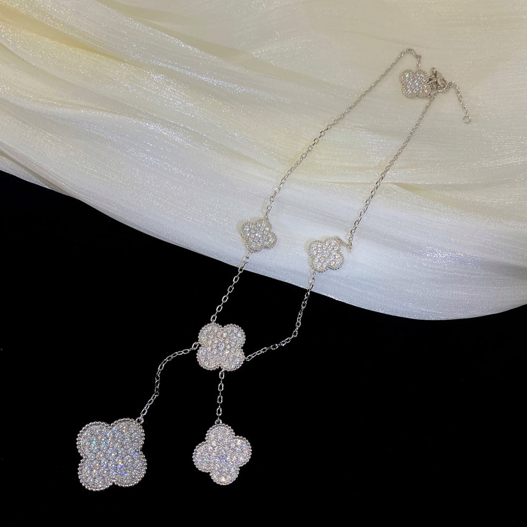 ¡®Aura Jewels¡¯CLOVER 5 MOTIFS SILVER DIAMONDS NECKLACE