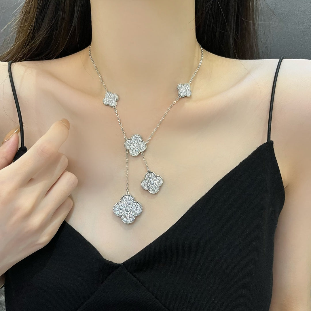 ¡®Aura Jewels¡¯CLOVER 5 MOTIFS SILVER DIAMONDS NECKLACE