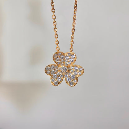 ¡®Aura Jewels¡¯FLOWER DIAMOND NECKLACE