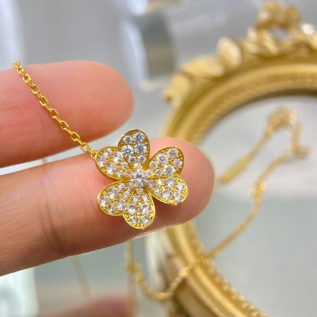 ¡®Aura Jewels¡¯FLOWER DIAMOND NECKLACE