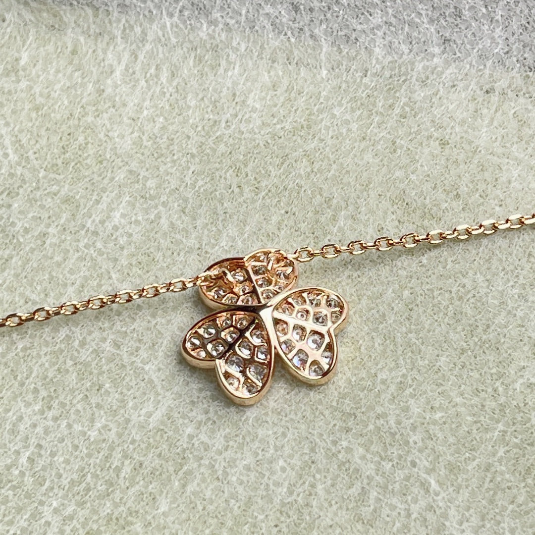 ¡®Aura Jewels¡¯FLOWER DIAMOND NECKLACE
