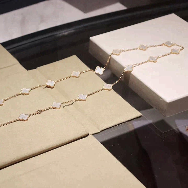 ¡®Aura Jewels¡¯CLOVER 20 MOTIFS WHITE MOP NECKLACE