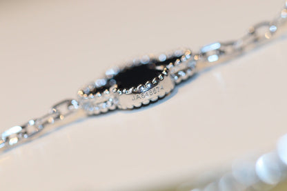 ¡®Aura Jewels¡¯CLOVER 20 MOTIFS ONYX DIAMOND SILVER