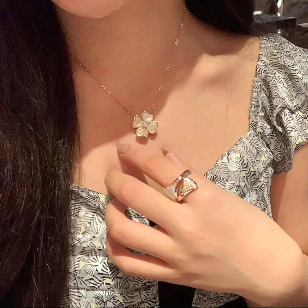 ¡®Aura Jewels¡¯CLOVER MOP DIAMOND ROSE GOLD NECKLACE
