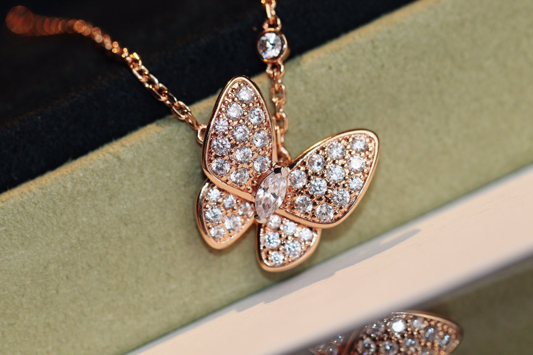¡®Aura Jewels¡¯BUTTERFLY DIAMOND NECKLACE