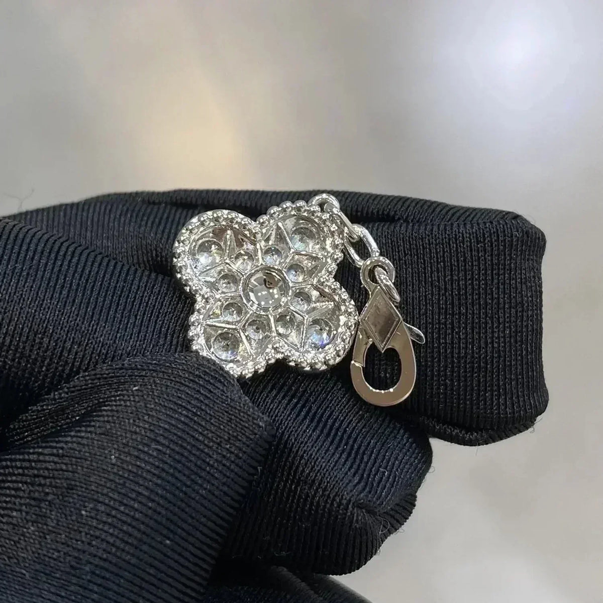 [Aura Jewels] New  CLOVER 5 MOTIF FULL DIAMOND BRACELET COLLECTION