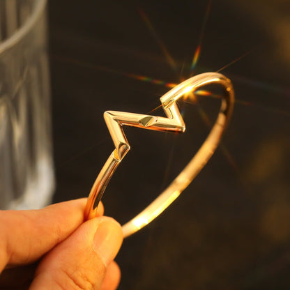 ¡®Aura Jewels¡¯VOLTE UPSITE DOWN BRACELET