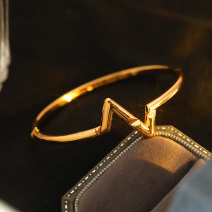 ¡®Aura Jewels¡¯VOLTE UPSITE DOWN BRACELET