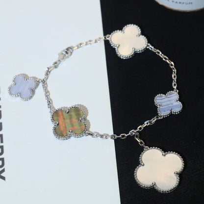 ¡®Aura Jewels¡¯CLOVER BRACELET 5 MOTIFS MOP CHALCEDONY SILVER