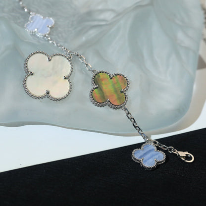¡®Aura Jewels¡¯CLOVER BRACELET 5 MOTIFS MOP CHALCEDONY SILVER