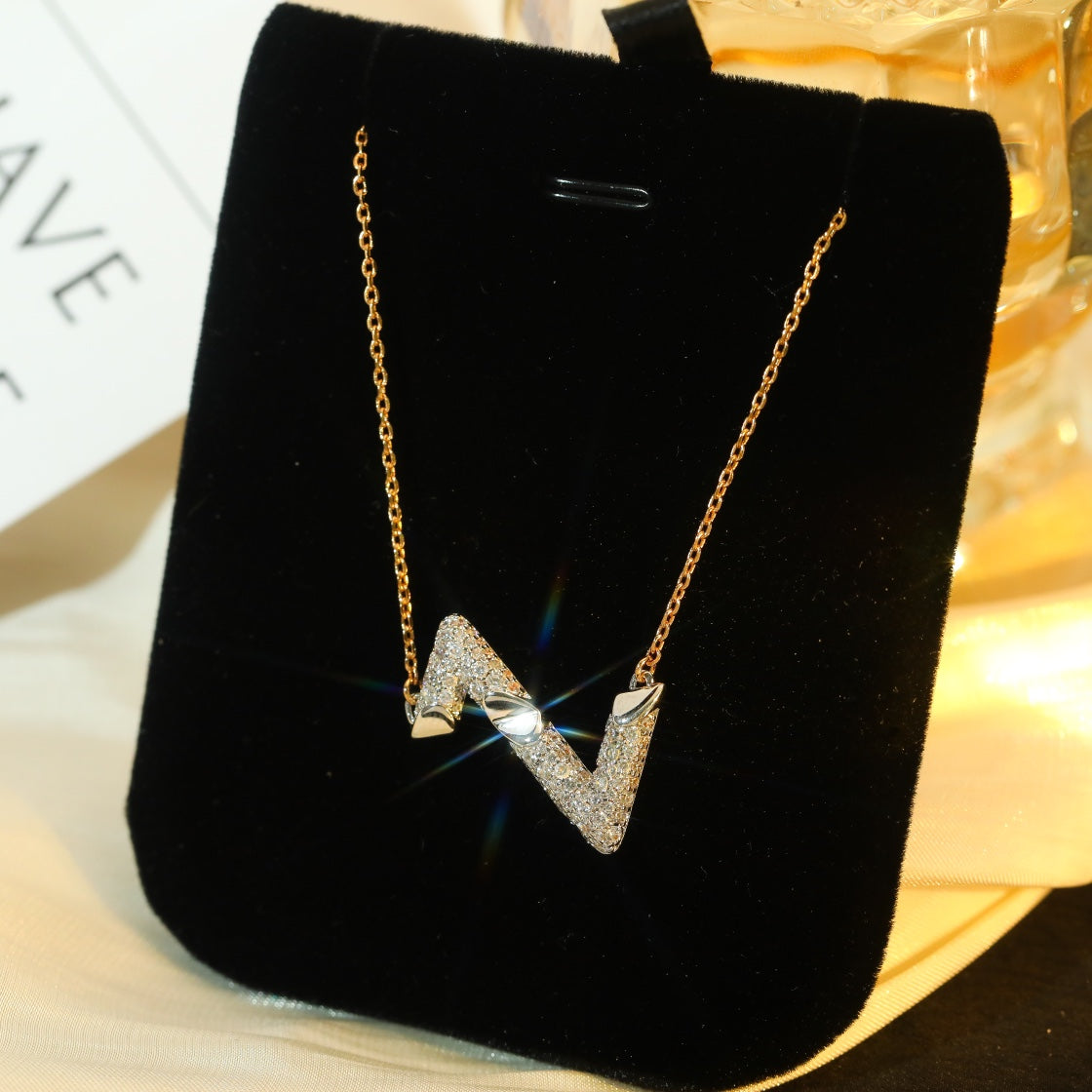 ¡®Aura Jewels¡¯VOLT SILVER DIAMOND PEDANT NECKLACE