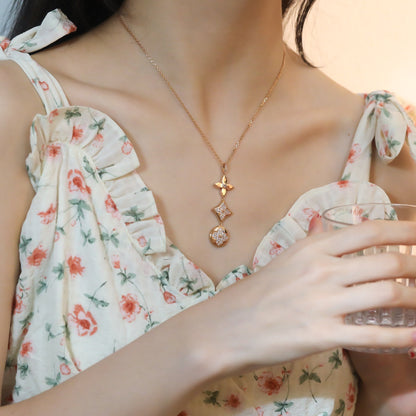 ¡®Aura Jewels¡¯STAR AND SUN DIAMOND PINK GOLD NECKLACE