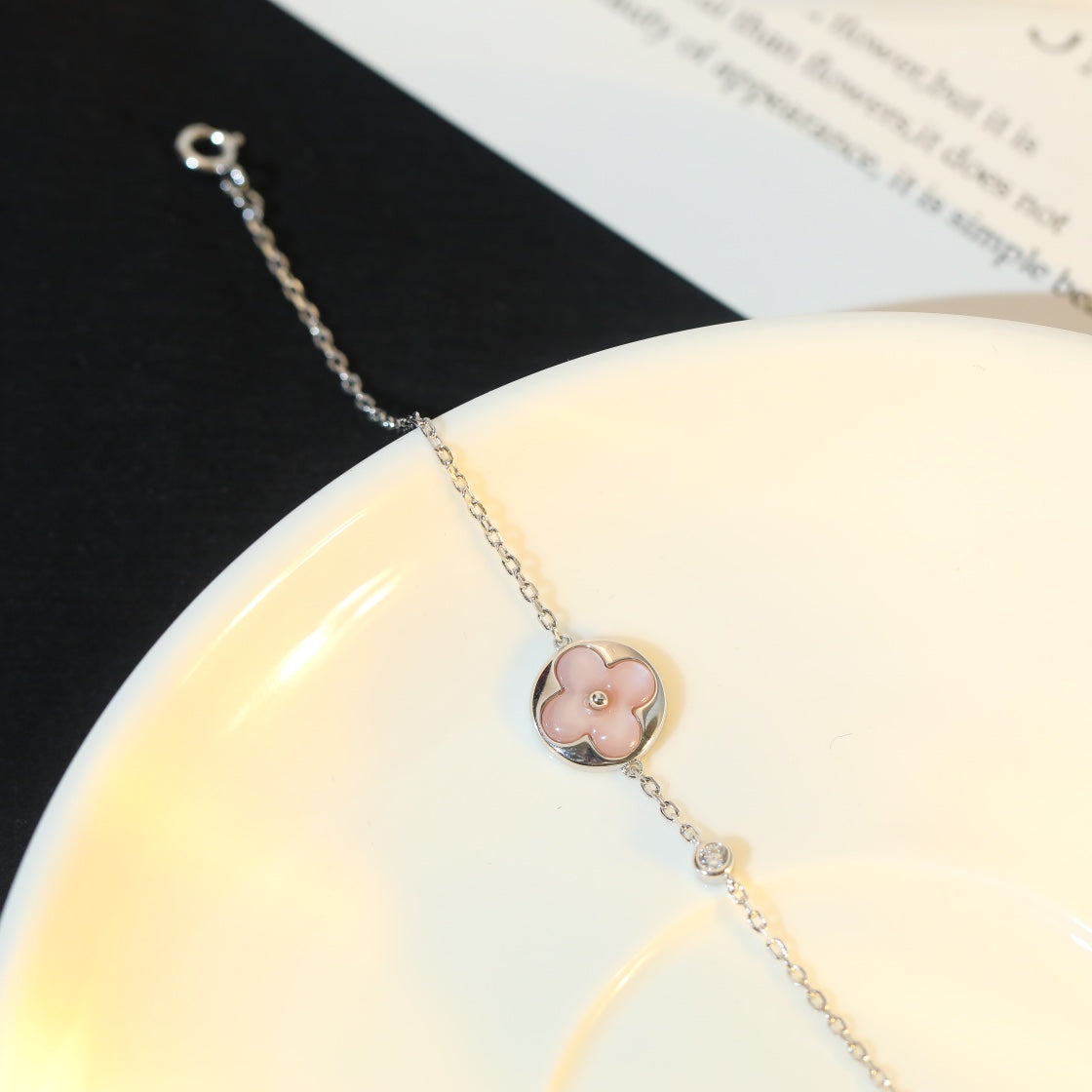 ¡®Aura Jewels¡¯SUN MOTIF PINK MOP SILVER BRACELET