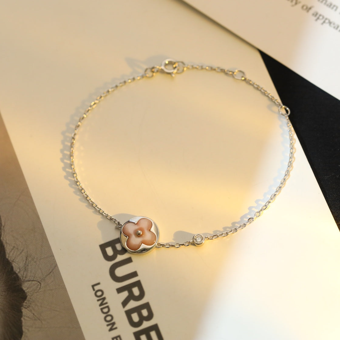 ¡®Aura Jewels¡¯SUN MOTIF PINK MOP SILVER BRACELET
