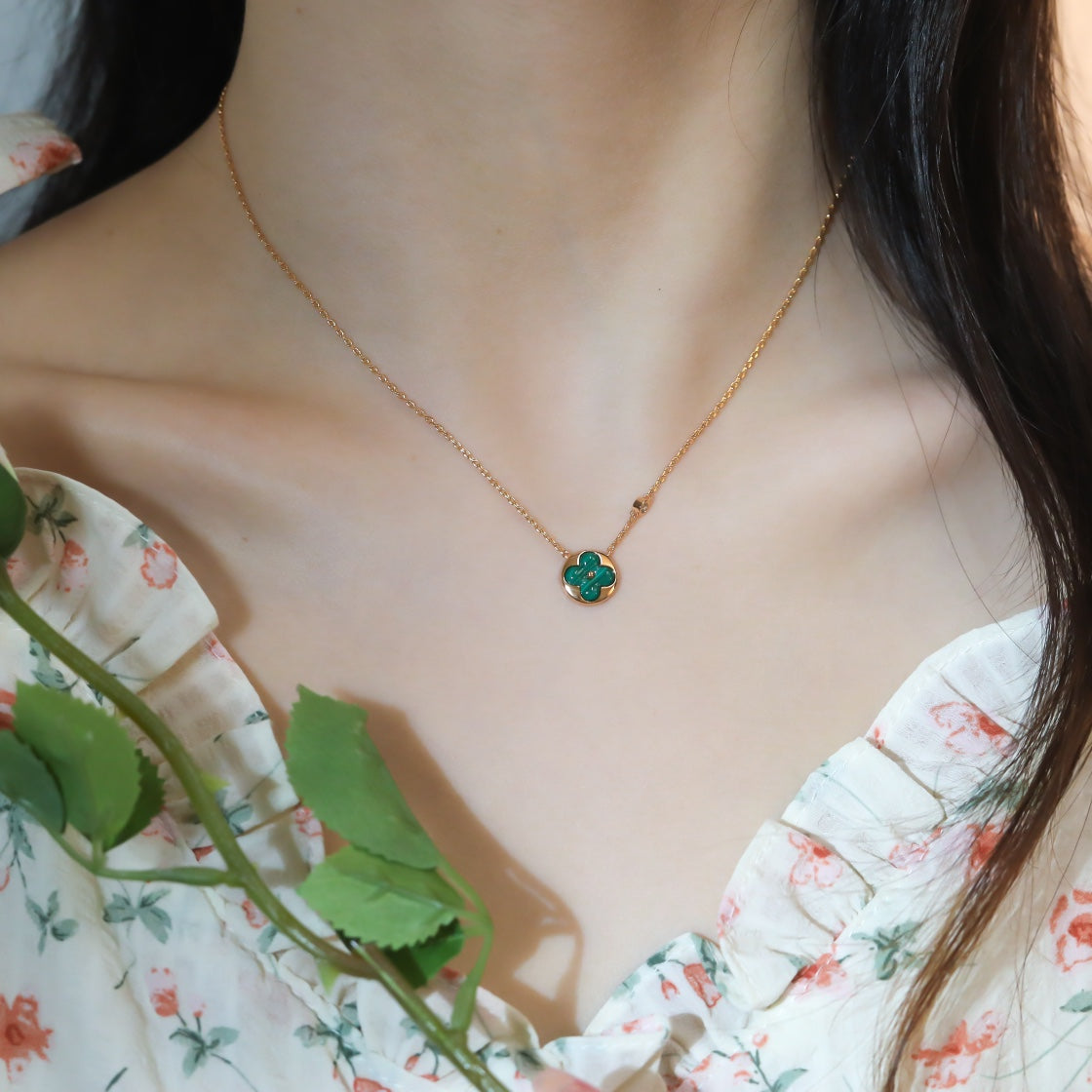 ¡®Aura Jewels¡¯SUN PEDANT PINK GOLD 1 DIAMOND NECKLACE