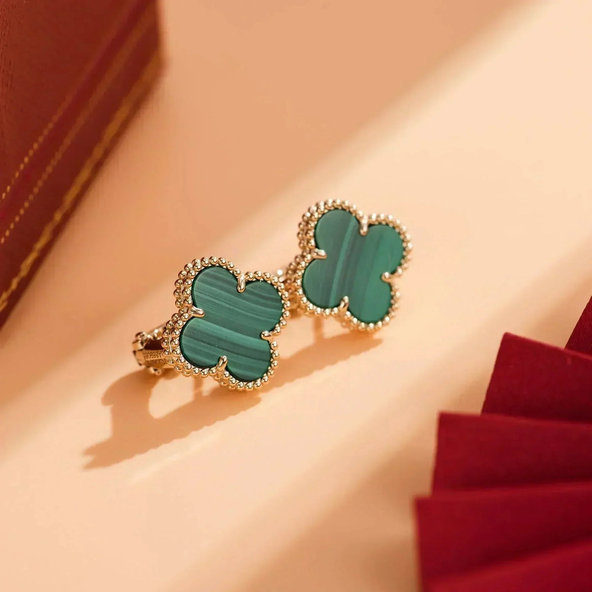 ¡®Aura Jewels¡¯CLOVER MEDIUM 1 MOTIFS MALACHITE  EARRINGS