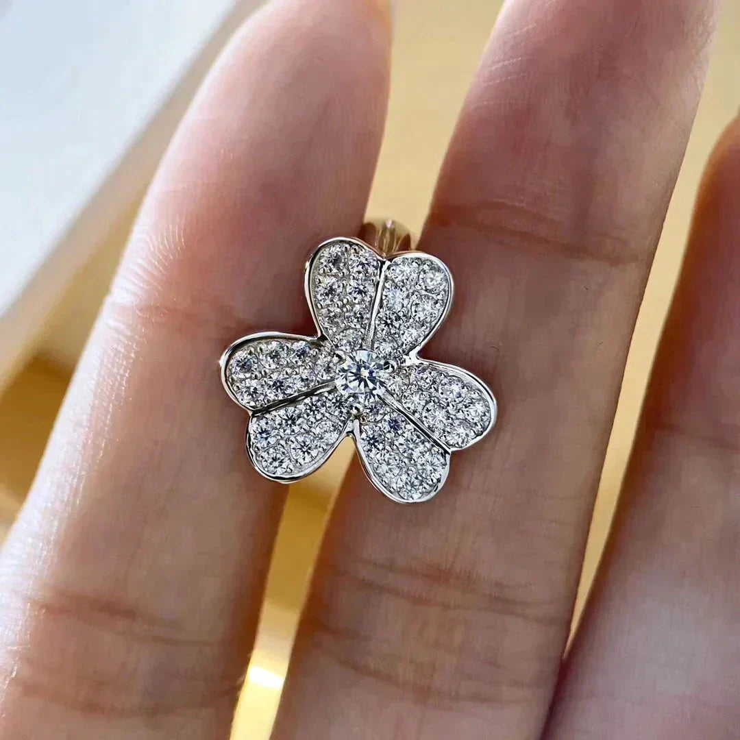 ¡®Aura Jewels¡¯CLOVER COMOS DIAMOND EARRINGS SILVER