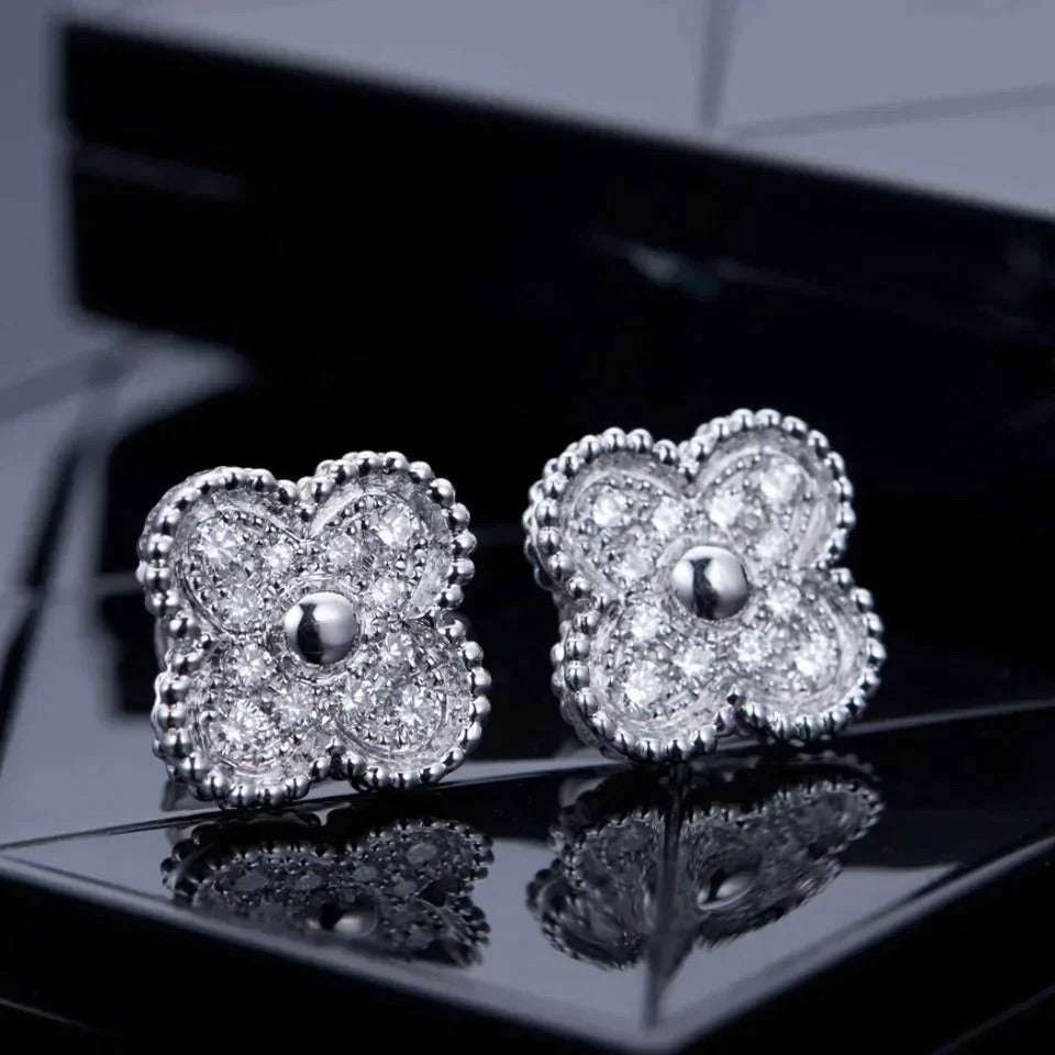 ¡®Aura Jewels¡¯CLOVER 1 MOTIFS DIAMOND STUD EARRINGS SILVER