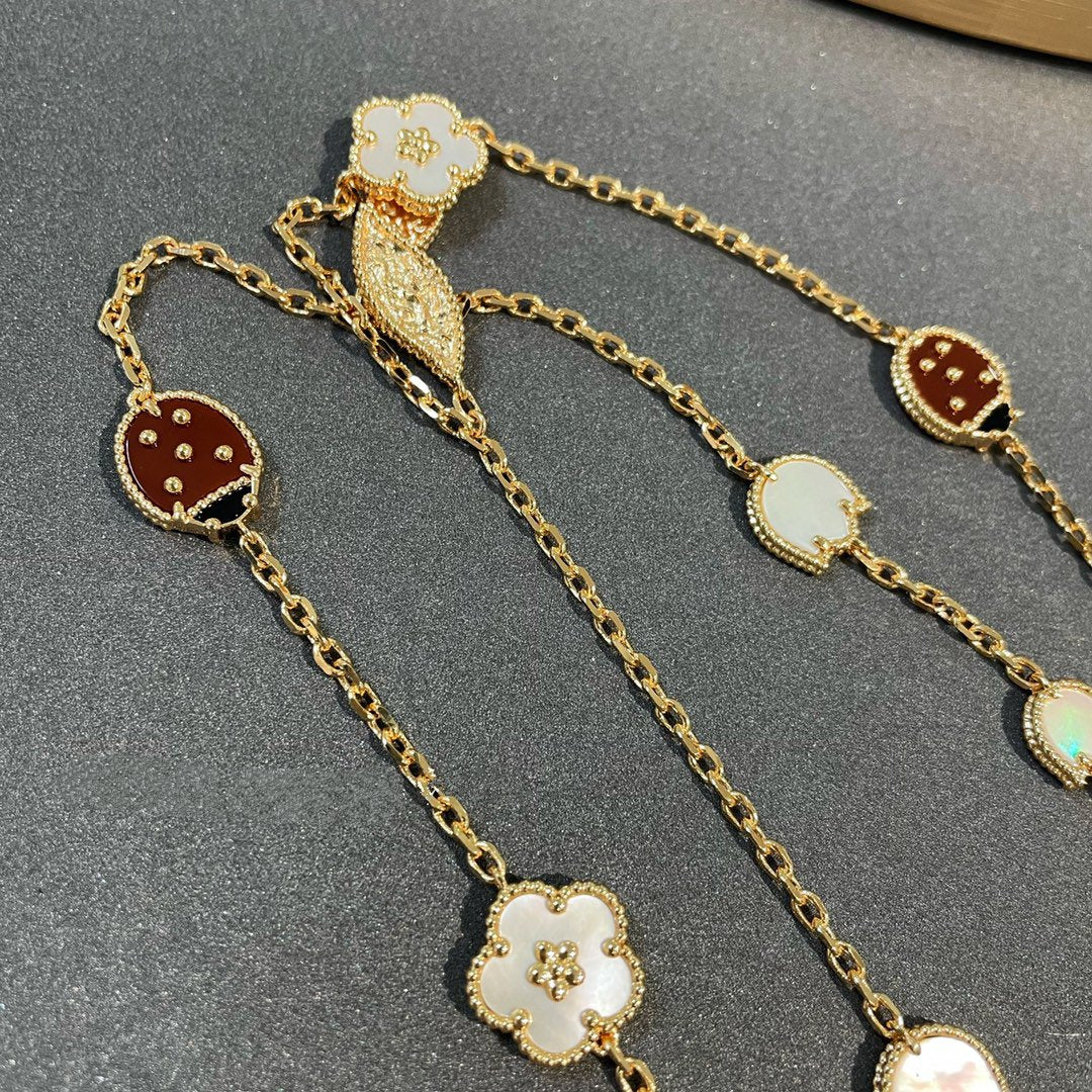 ¡®Aura Jewels¡¯LUCKY SPRING 15 MOTIFS GOLD NECKLACE