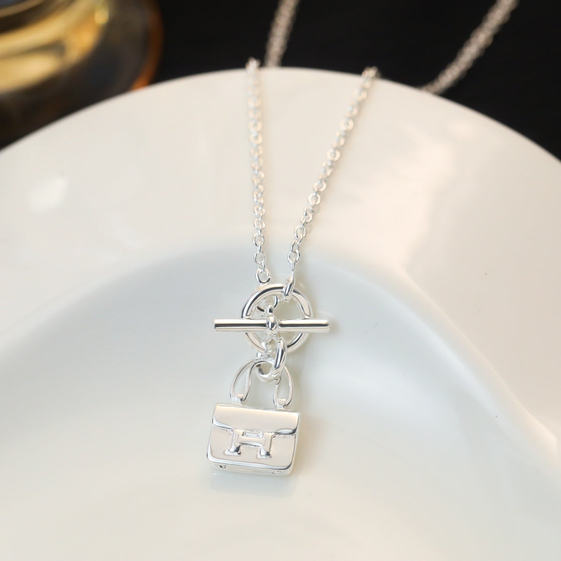 ¡®Aura Jewels¡¯POP H PEDANT SILVER NECKLACE