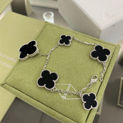 ¡®Aura Jewels¡¯CLOVER 5 MOTIFS SIVLER ONYX BRACELET