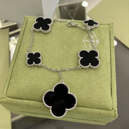 ¡®Aura Jewels¡¯CLOVER 5 MOTIFS SIVLER ONYX BRACELET