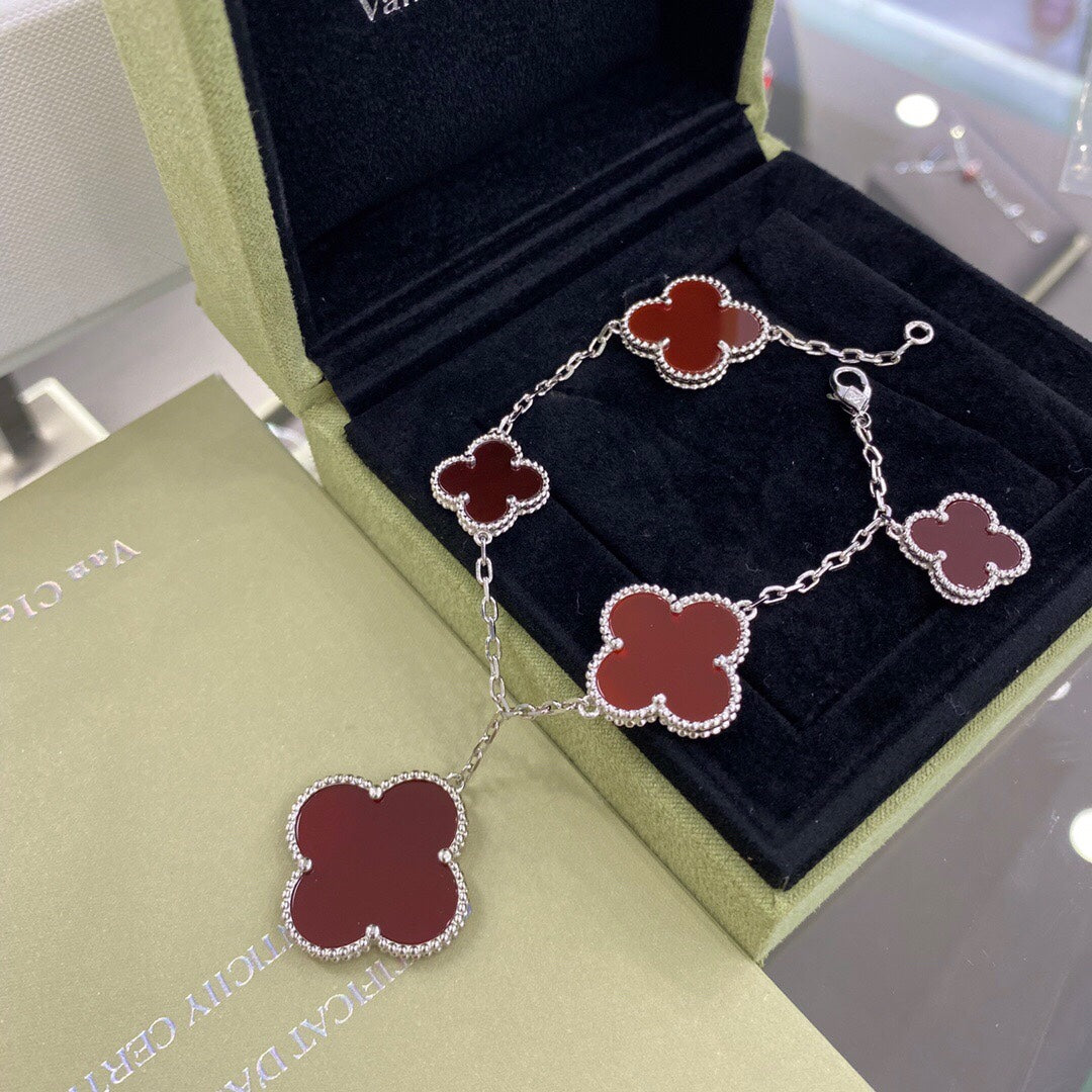 ¡®Aura Jewels¡¯CLOVER 5 MOTIFS SIVLER CARNELIAN BRACELET
