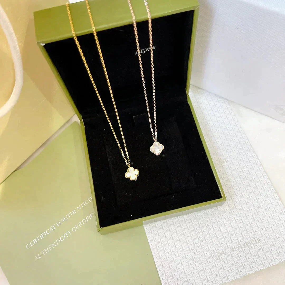 ¡®Aura Jewels¡¯CLOVER MINI 9.5MM WHITE MOTHER-OF-PEARL NECKLACE