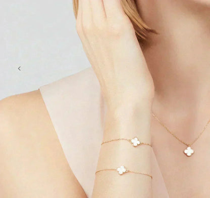 ¡®Aura Jewels¡¯CLOVER MINI 9.5MM WHITE MOTHER-OF-PEARL NECKLACE
