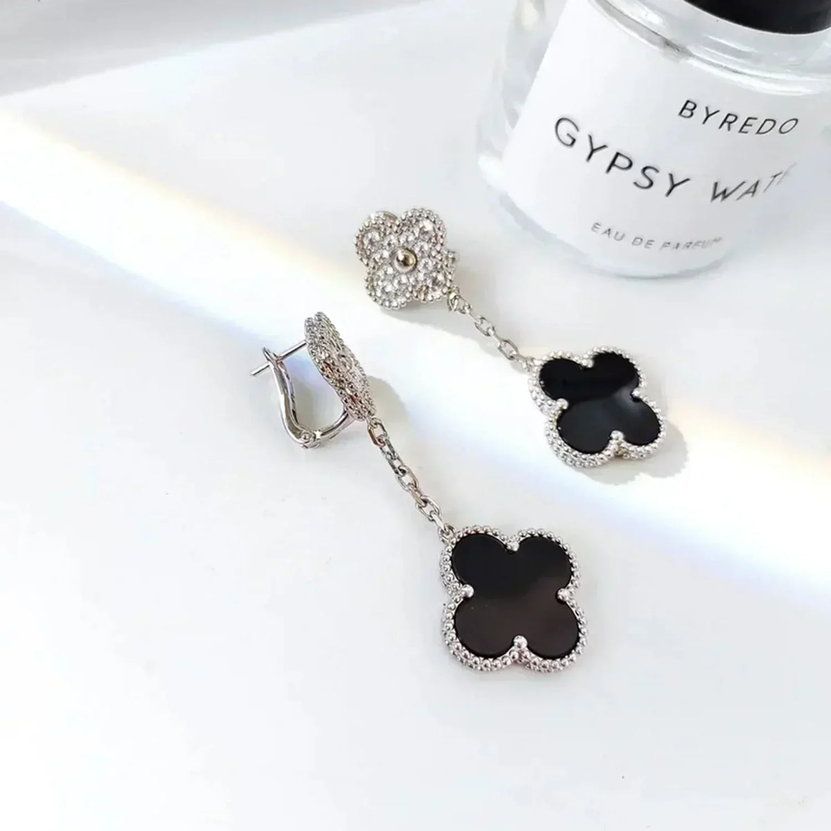 ¡®Aura Jewels¡¯CLOVER 2 MOTIFS  DIAMOND ONYX EARRINGS SILVER