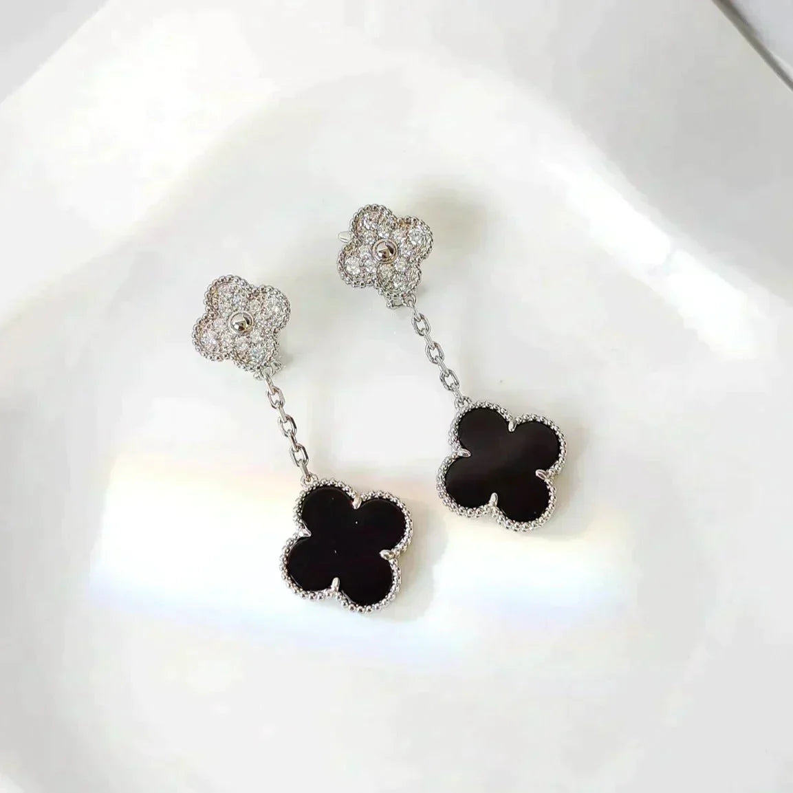 ¡®Aura Jewels¡¯CLOVER 2 MOTIFS  DIAMOND ONYX EARRINGS SILVER