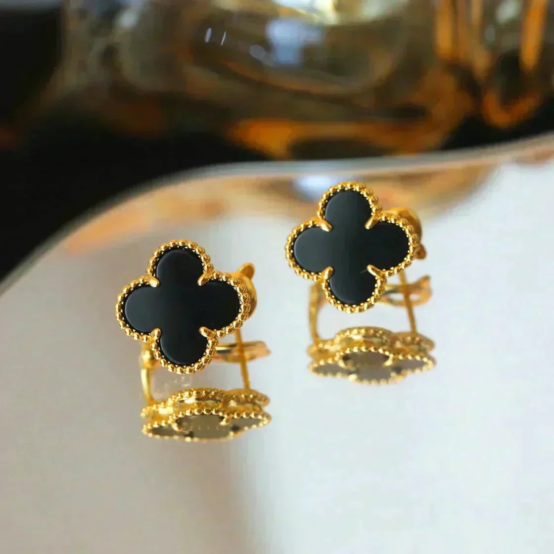 ¡®Aura Jewels¡¯CLOVER MEDIUM 1 MOTIFS  ONYX STUD EARRINGS