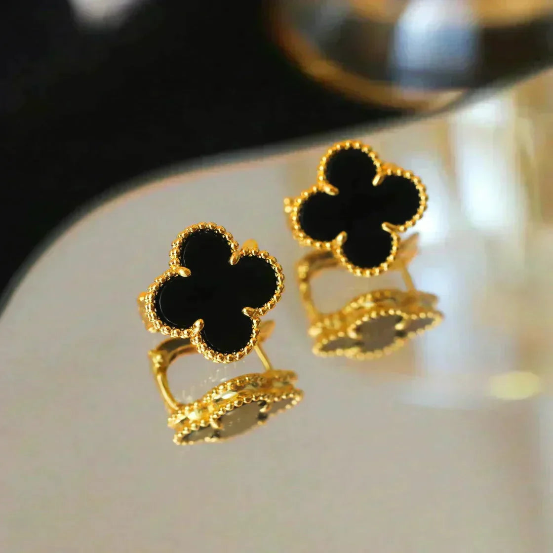 ¡®Aura Jewels¡¯CLOVER MEDIUM 1 MOTIFS  ONYX STUD EARRINGS