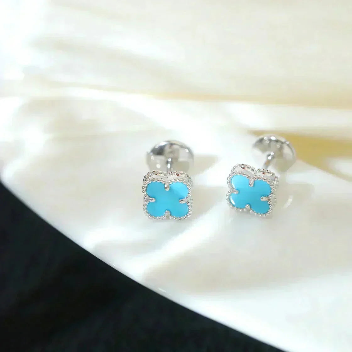 ¡®Aura Jewels¡¯CLOVER MINI 9.5MM ONYX STUD EARRINGS SILVER