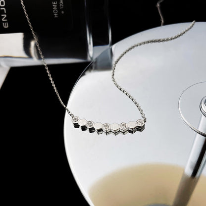 ¡®Aura Jewels¡¯BEE MY LOVE DIAMOND NECKLACE
