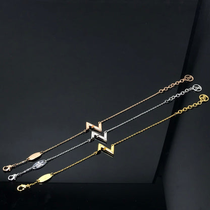 ¡®Aura Jewels¡¯VOLT LV LOGO BRACELET