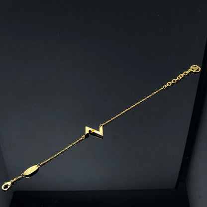 ¡®Aura Jewels¡¯VOLT LV LOGO BRACELET