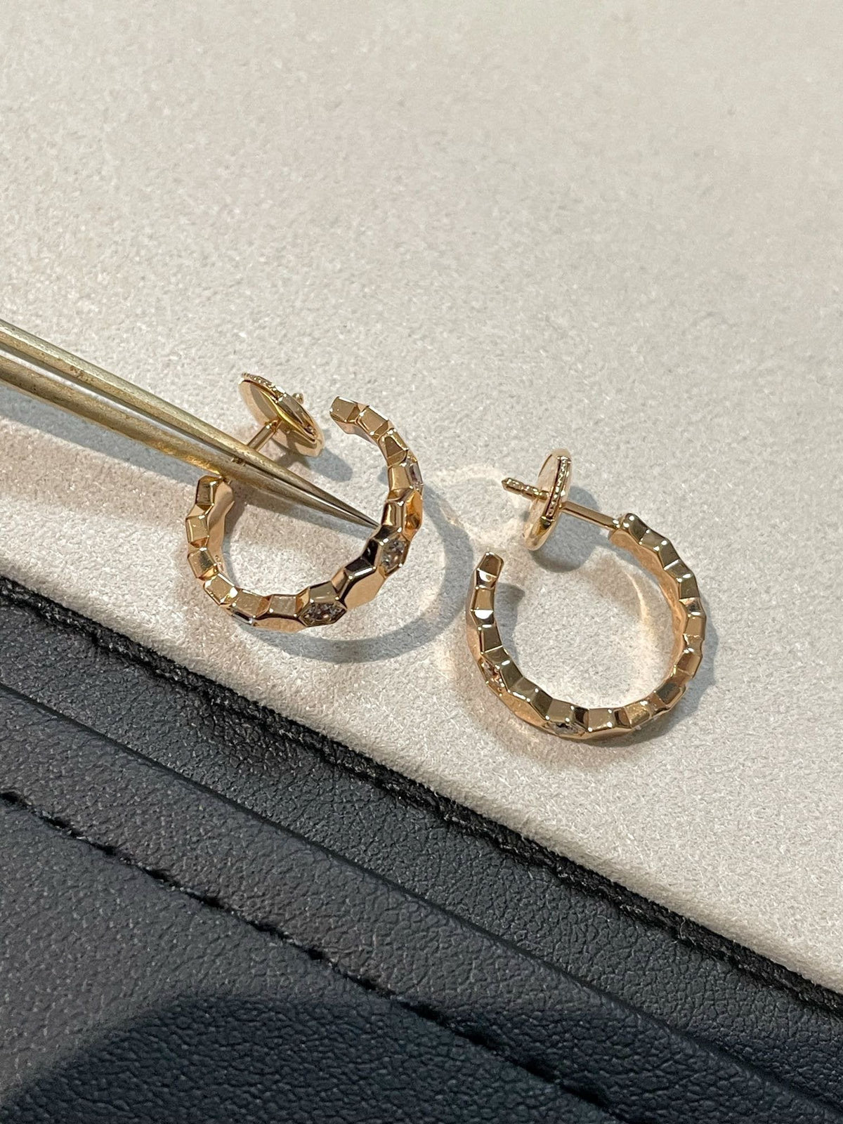 ¡®Aura Jewels¡¯BEE LOVE Earrings GOLD DIAMOND