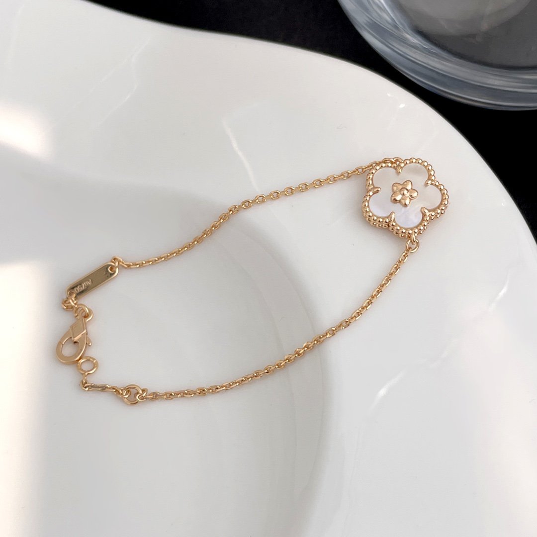 ¡®Aura Jewels¡¯LUCKY SPRING ROSE GOLD MOP BRACELET