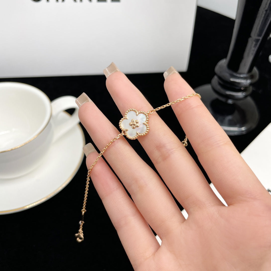 ¡®Aura Jewels¡¯LUCKY SPRING ROSE GOLD MOP BRACELET