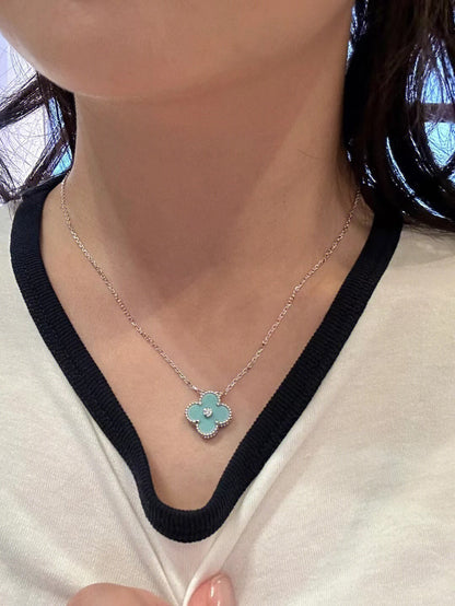 ¡®Aura Jewels¡¯CLOVER 1 DIAMOND LIGHT BLUE SILVER NECKLACE