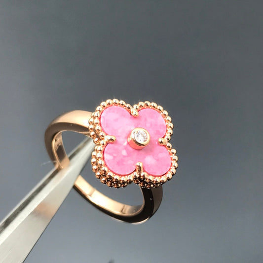 ¡®Aura Jewels¡¯CLOVER RHODONITE ROSE GOLD RING