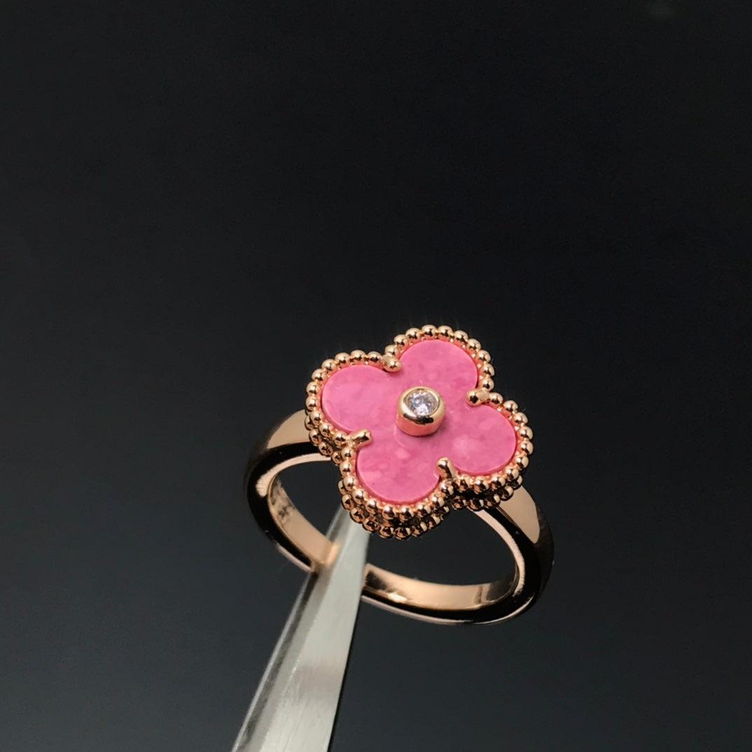 ¡®Aura Jewels¡¯CLOVER RHODONITE ROSE GOLD RING