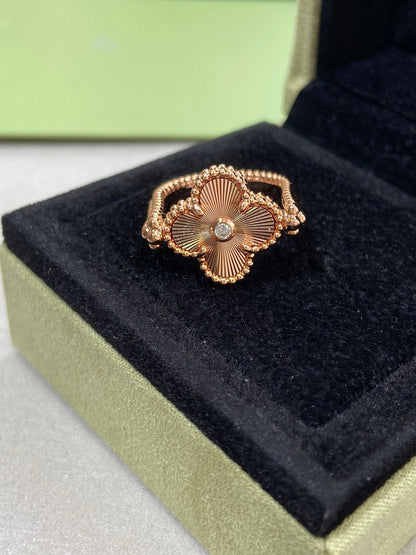 ¡®Aura Jewels¡¯CLOVER RIVERSIBLE ROSE GOLD RING