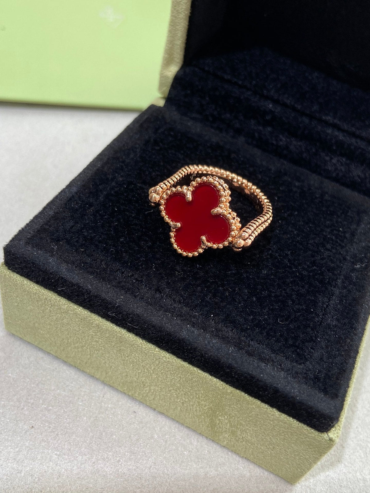 ¡®Aura Jewels¡¯CLOVER RIVERSIBLE ROSE GOLD RING