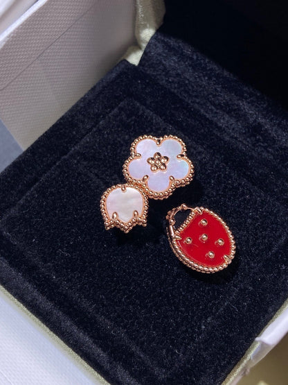 ¡®Aura Jewels¡¯LUCKY 3 MOTIF ROSE GOLD RING