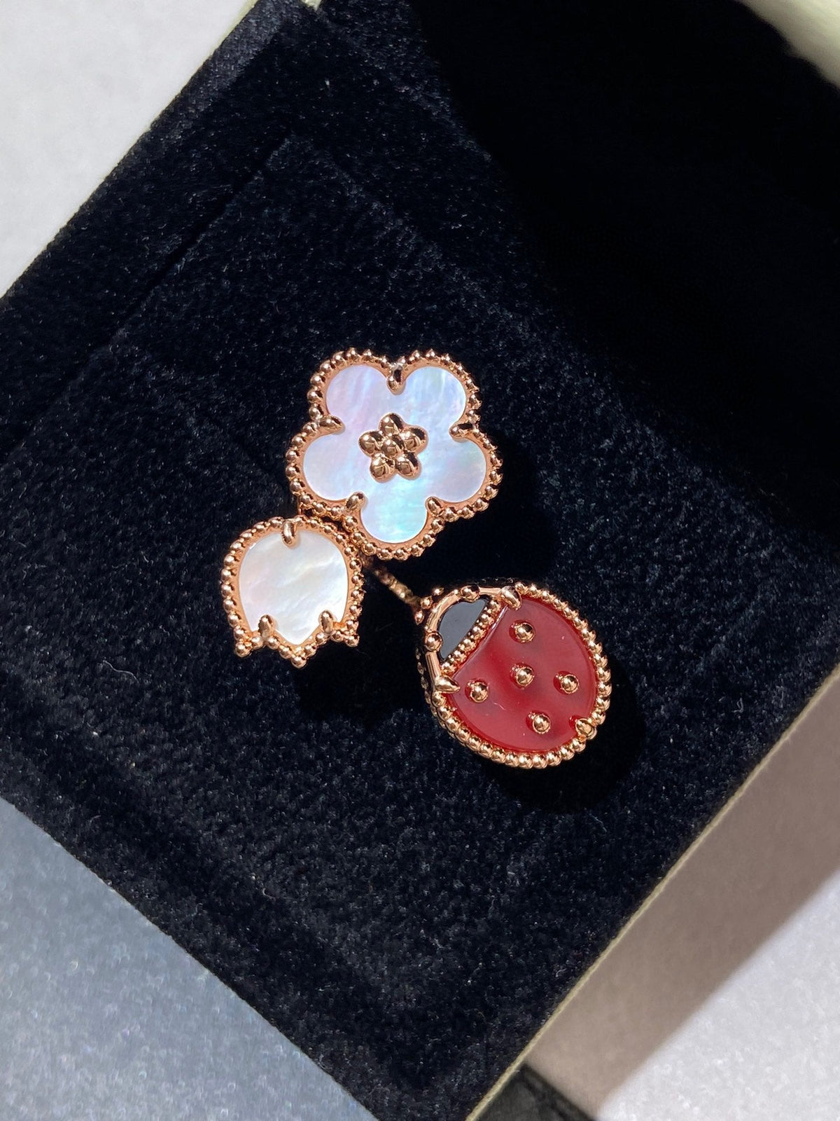 ¡®Aura Jewels¡¯LUCKY 3 MOTIF ROSE GOLD RING