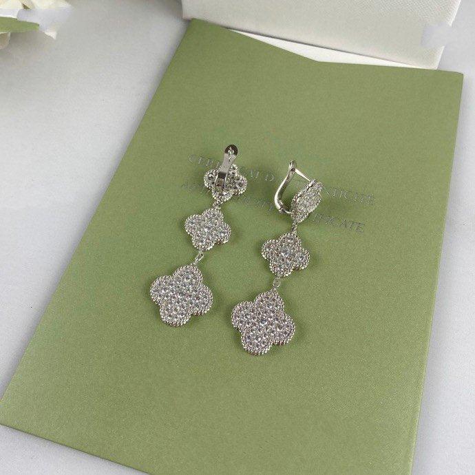 ¡®Aura Jewels¡¯CLOVER 3 MOTIF DIAMOND SILVER DROP EARRINGS